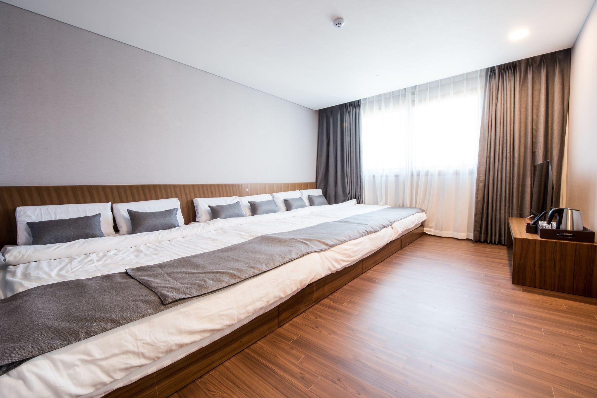 Silla Boutique Hotel Premium Кёнджу Экстерьер фото