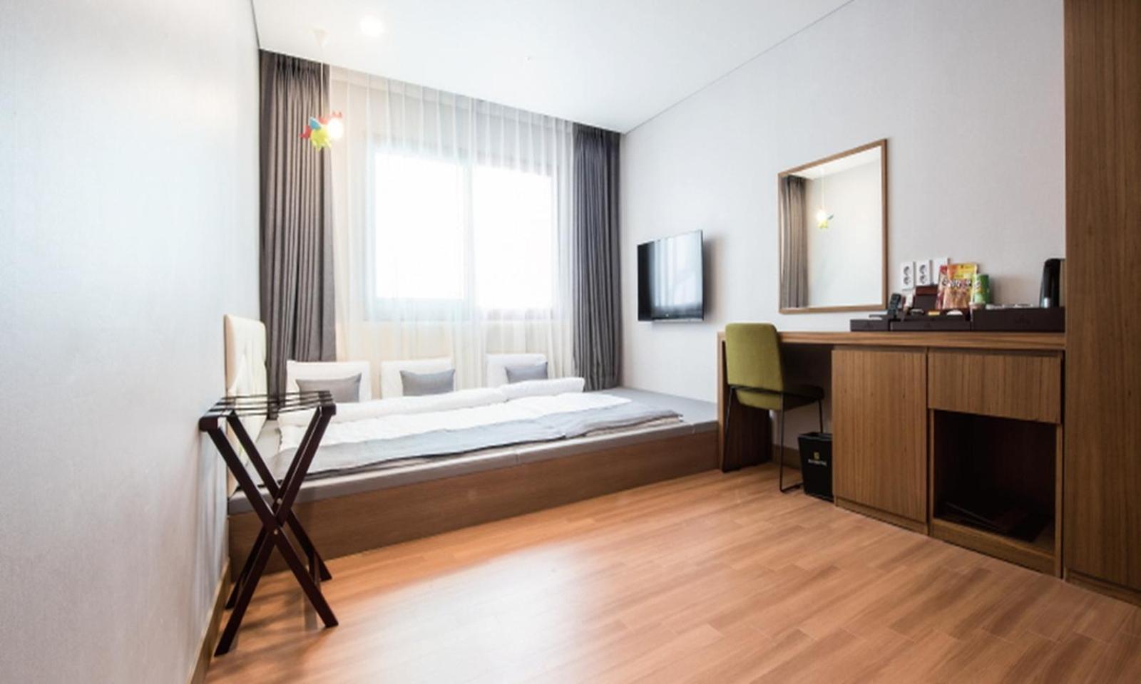 Silla Boutique Hotel Premium Кёнджу Экстерьер фото